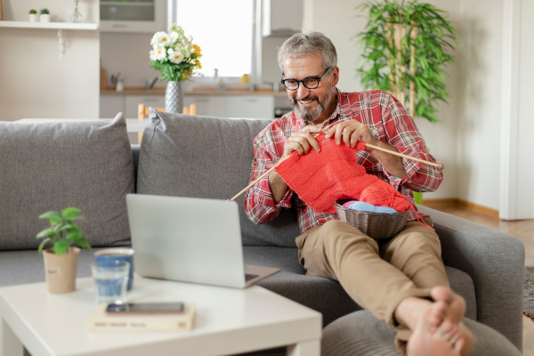 Curso Online de Artesanato para Idosos: Promovendo Bem-Estar e Criatividade