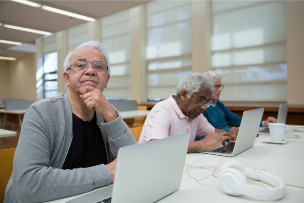 Tecnologia e Idosos: Como Utilizar Ferramentas Digitais para Facilitar o Dia a Dia